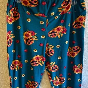 Pumpkin/Fall LuLaRoe Leggings Tall/Curvy